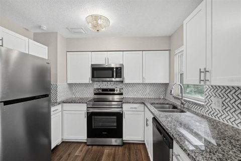 Villa ou maison à vendre à Orlando, Floride: 4 chambres, 103.68 m2 № 2434813 - photo 5