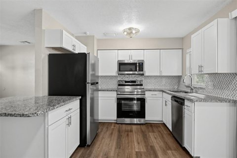 Villa ou maison à vendre à Orlando, Floride: 4 chambres, 103.68 m2 № 2434813 - photo 4