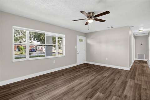 Villa ou maison à vendre à Orlando, Floride: 4 chambres, 103.68 m2 № 2434813 - photo 8