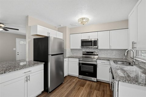 Villa ou maison à vendre à Orlando, Floride: 4 chambres, 103.68 m2 № 2434813 - photo 3