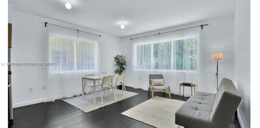 Кондоминиум с 1 спальней в Майами-Бич, Флорида № 2003764