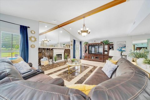 Casa en venta en Brooksville, Florida, 4 dormitorios, 264.21 m2 № 1765917 - foto 17