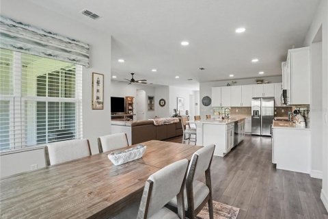 Casa en venta en Eustis, Florida, 4 dormitorios, 230.21 m2 № 2383545 - foto 10