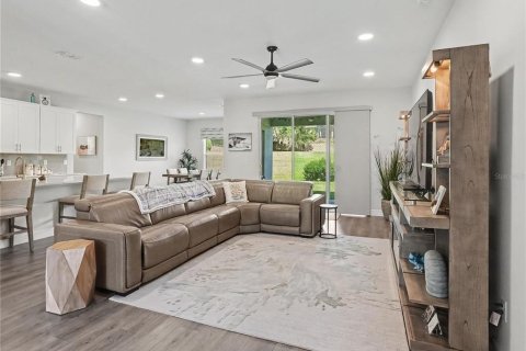Casa en venta en Eustis, Florida, 4 dormitorios, 230.21 m2 № 2383545 - foto 7