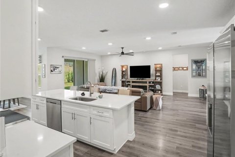Casa en venta en Eustis, Florida, 4 dormitorios, 230.21 m2 № 2383545 - foto 12