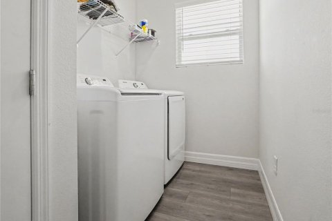 Casa en venta en Eustis, Florida, 4 dormitorios, 230.21 m2 № 2383545 - foto 14