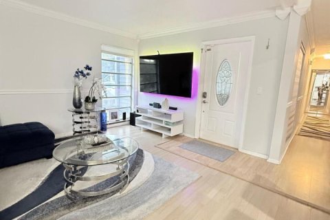 Villa ou maison à vendre à Tamarac, Floride: 2 chambres, 156.45 m2 № 2240552 - photo 12
