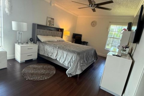 Villa ou maison à vendre à Tamarac, Floride: 2 chambres, 156.45 m2 № 2240552 - photo 26