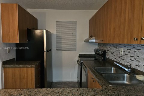 Condominio en alquiler en Davie, Florida, 1 dormitorio, 69.68 m2 № 1932688 - foto 7