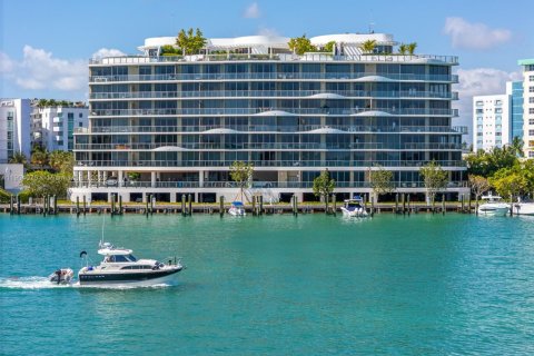 Condominio en venta en Bay Harbor Islands, Florida, 4 dormitorios, 327.29 m2 № 1955328 - foto 10