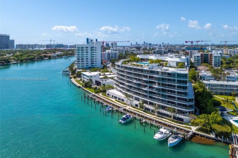 Condominio en venta en Bay Harbor Islands, Florida, 4 dormitorios, 327.29 m2 № 1955328 - foto 12