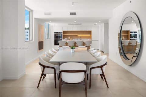 Condominio en venta en Bay Harbor Islands, Florida, 4 dormitorios, 327.29 m2 № 1955328 - foto 9