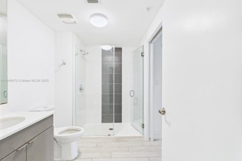 Condo in Miami, Florida, 1 bedroom  № 1978076 - photo 15