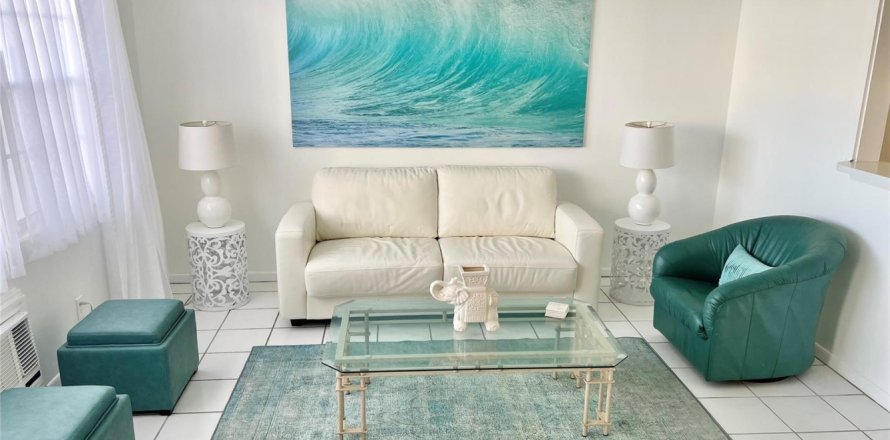 Estudio en el Condominio en Deerfield Beach, Florida  № 2147190