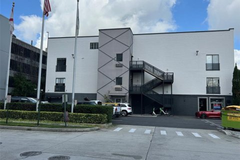 Condo in Orlando, Florida, 2 bedrooms  № 1780421 - photo 1