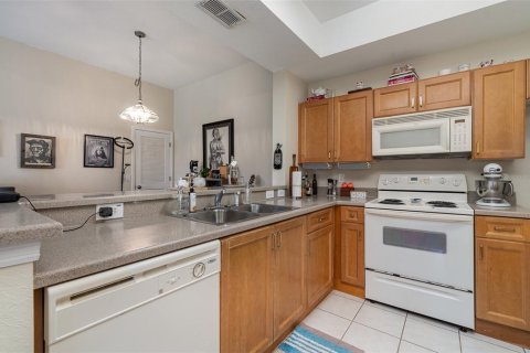 Copropriété à vendre à Fort Myers, Floride: 2 chambres, 92.53 m2 № 1810350 - photo 2