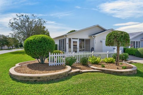 Villa ou maison à vendre à The Villages, Floride: 2 chambres, 106.19 m2 № 2422709 - photo 2