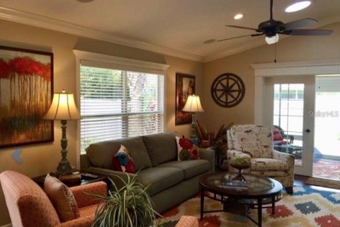House in The Villages, Florida 2 bedrooms, 111.11 sq.m. № 2230870 - photo 9