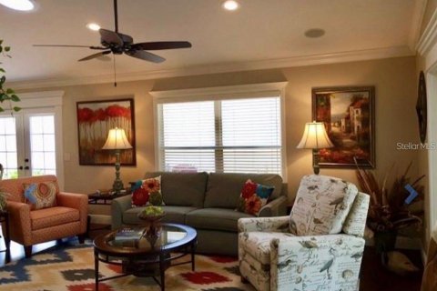 House in The Villages, Florida 2 bedrooms, 111.11 sq.m. № 2230870 - photo 10
