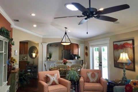 House in The Villages, Florida 2 bedrooms, 111.11 sq.m. № 2230870 - photo 8