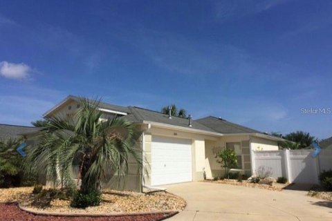 House in The Villages, Florida 2 bedrooms, 111.11 sq.m. № 2230870