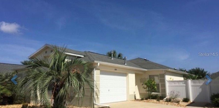 House in The Villages, Florida 2 bedrooms, 111.11 sq.m. № 2230870