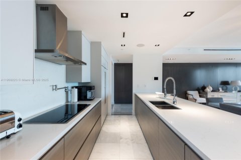 Condo in Sunny Isles Beach, Florida, 3 bedrooms  № 1973770 - photo 13