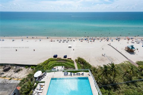 Condo in Sunny Isles Beach, Florida, 3 bedrooms  № 1973770 - photo 4