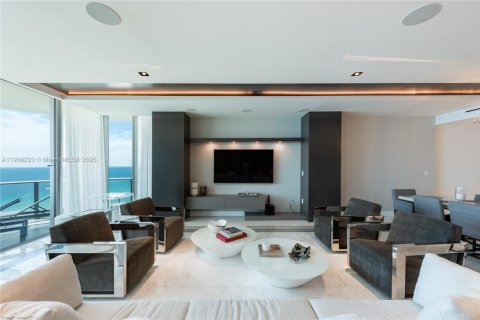 Condo in Sunny Isles Beach, Florida, 3 bedrooms  № 1973770 - photo 8