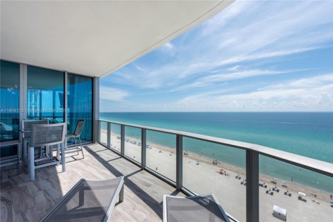 Condo in Sunny Isles Beach, Florida, 3 bedrooms  № 1973770 - photo 3