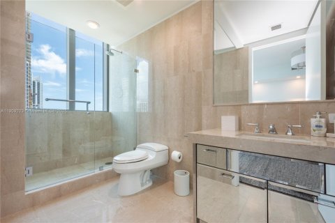 Condo in Sunny Isles Beach, Florida, 3 bedrooms  № 1973770 - photo 22