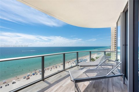 Condo in Sunny Isles Beach, Florida, 3 bedrooms  № 1973770 - photo 1