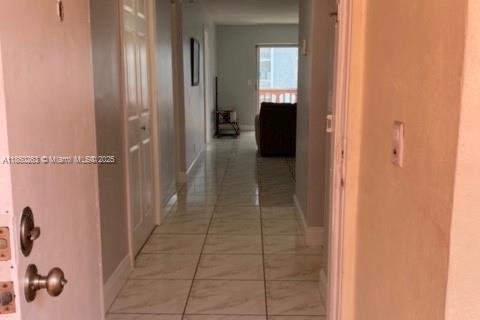 Condominio en alquiler en Hallandale Beach, Florida, 2 dormitorios, 86.86 m2 № 1889541 - foto 3