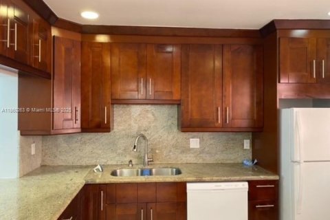 Condominio en alquiler en Hallandale Beach, Florida, 2 dormitorios, 86.86 m2 № 1889541 - foto 5