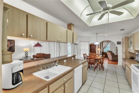 House in Land O' Lakes, Florida 3 bedrooms, 204.11 sq.m. № 1784339 - photo 17