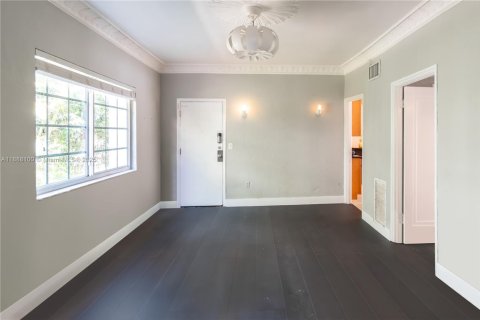 Copropriété à louer à Miami Beach, Floride: 2 chambres, 104.98 m2 № 1938746 - photo 4