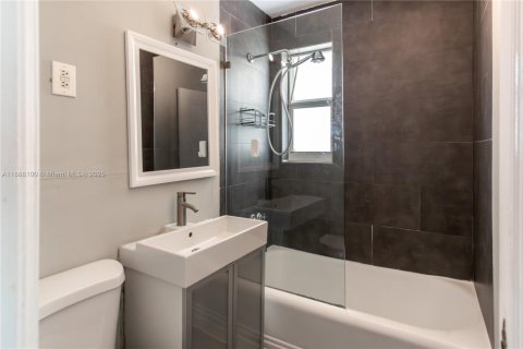Condominio en alquiler en Miami Beach, Florida, 2 dormitorios, 104.98 m2 № 1938746 - foto 8