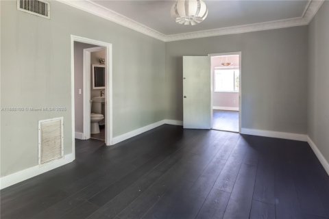 Condominio en alquiler en Miami Beach, Florida, 2 dormitorios, 104.98 m2 № 1938746 - foto 16