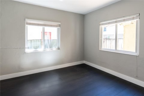Condominio en alquiler en Miami Beach, Florida, 2 dormitorios, 104.98 m2 № 1938746 - foto 11