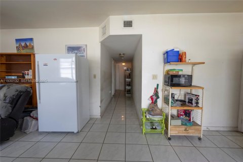 Купить виллу или дом в Майами, Флорида 5 спален, 183.95м2, № 1990392 - фото 9