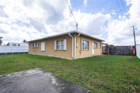 Купить виллу или дом в Майами, Флорида 5 спален, 183.95м2, № 1990392 - фото 3