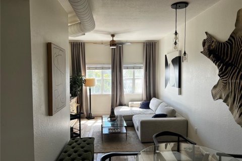 Condominio en alquiler en Tampa, Florida, 1 dormitorio, 73.3 m2 № 1877140 - foto 13