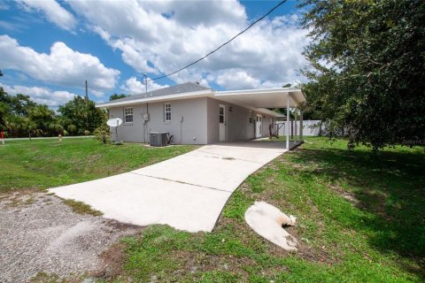 House in Arcadia, Florida 3 bedrooms, 120.77 sq.m. № 2238067 - photo 6