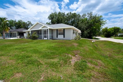 House in Arcadia, Florida 3 bedrooms, 120.77 sq.m. № 2238067 - photo 3
