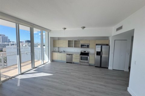 Condo in Miami, Florida, 2 bedrooms  № 1994066 - photo 4