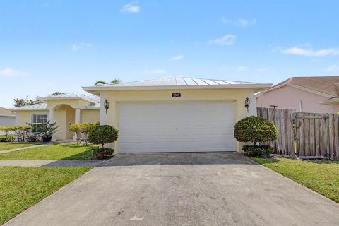 Casa en venta en Port St. Lucie, Florida, 4 dormitorios, 198.9 m2 № 2319913 - foto 2