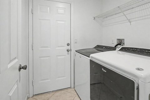 Casa en venta en Port St. Lucie, Florida, 4 dormitorios, 198.9 m2 № 2319913 - foto 21