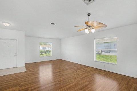 Casa en venta en Port St. Lucie, Florida, 4 dormitorios, 198.9 m2 № 2319913 - foto 4