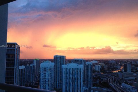 Condo in Miami, Florida, 1 bedroom  № 2042506 - photo 10