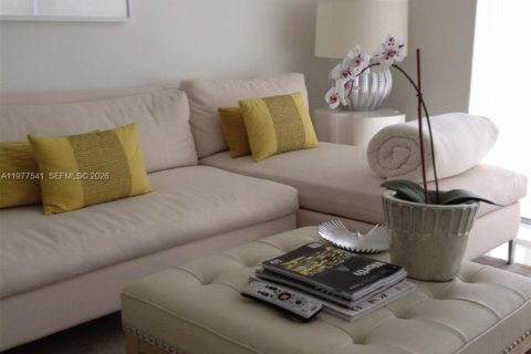Condo in Miami, Florida, 1 bedroom  № 2042506 - photo 8